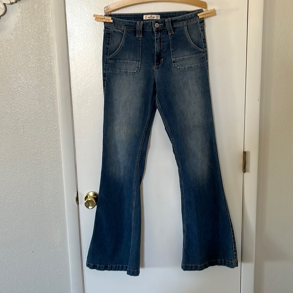Women’s Hollister boot flare jeans. Size 11R, waist 30” and Length 33”